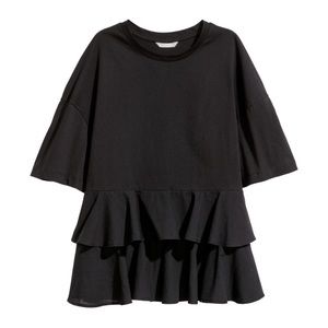 NWT H&M oversized t-shirt with ruffles